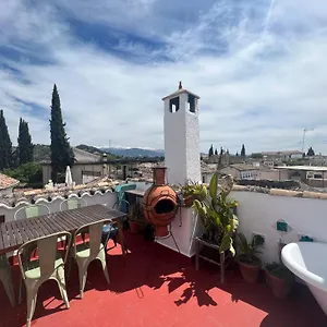Cosy House, Sunny Terrace, Amazing Views & Outdoor Bathtub! Сasa de vacaciones